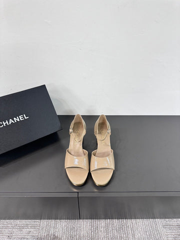 BLOCK HEEL SANDALS BEIGE SHEEPSKIN