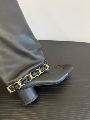 CC BOOTS IN BLACK CALFSKIN WITH CHAIN