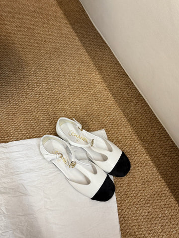 CHANEL 26S SLINGBACK SHOES IN WHITE CALFSKIN AND SUEDE GOLD HARDWARE