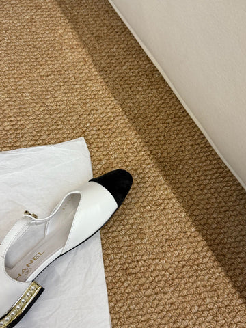 CHANEL 26S SLINGBACK SHOES IN WHITE CALFSKIN AND SUEDE GOLD HARDWARE