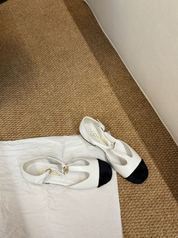 CHANEL 26S SLINGBACK SHOES IN WHITE CALFSKIN AND SUEDE GOLD HARDWARE