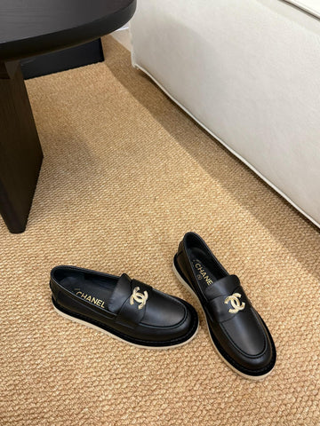 CHANEL 26S LOAFER IN BLACK CALFSKIN CC LOGO