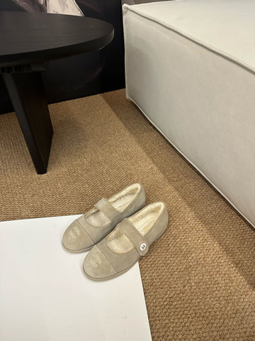 CHANEL 26S MARY JANE FLATS IN BEIGE SUEDE SHEARLING LINING CC LOGO