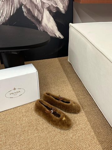 PRADA 26S SHEARLING BALLET FLATS IN BROWN