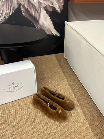 PRADA 26S SHEARLING BALLET FLATS IN BROWN