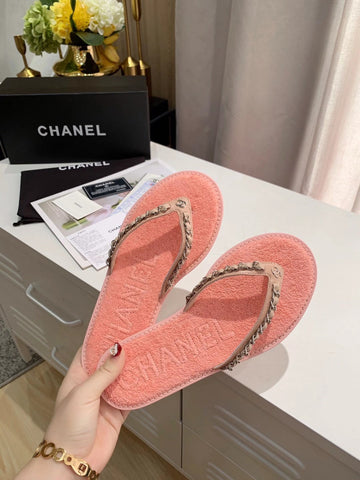 THONG SLIPPERS IN LIGHT PINK COWHIDE