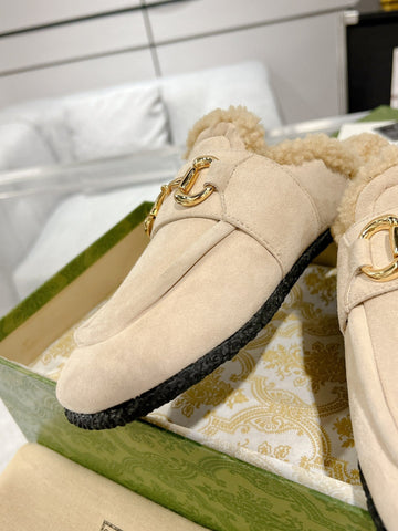HORSEBIT MULE IN BEIGE SUEDE AND FLEECE LINING