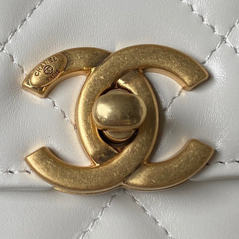 MINI FLAP BAG 19 IN WHITE CALFSKIN WITH DOUBLE GOLD BALL