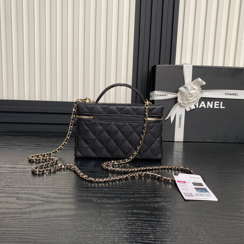 COSMETIC BAG 19 IN BLACK GRAINED CALFSKIN GOLD HARDWARE