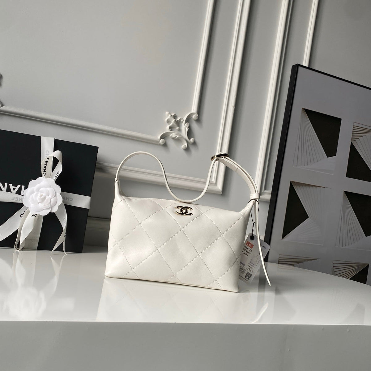 CHANEL 26S HOBO BAG 23 IN WHITE LAMBSKIN
