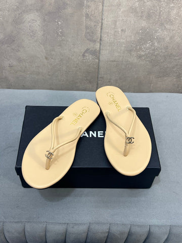 CHANEL 26S FLIP FLOPS IN BEIGE CALFSKIN CC LOGO