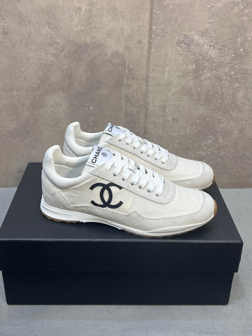 CHANEL 26S RUNNING SNEAKERS IN WHITE AND LIGHT GREY MATERIAL CC LOGO