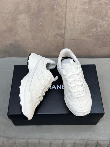 CHANEL 26S RUNNER CC LOGO SNEAKERS IN WHITE CALFSKIN