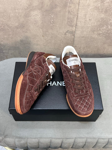 CHANEL 26S SNEAKERS IN DARK BROWN SUEDE QUILTED CC LOGO