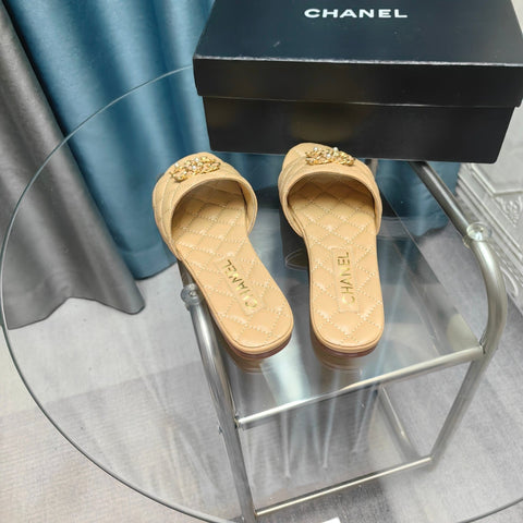 QUILTED SLIPPERS BEIGE CREAM SHEEPSKIN