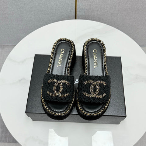 CC WEDGE SOLE SANDALS 25S IN BLACK FABRIC WITH LOGO