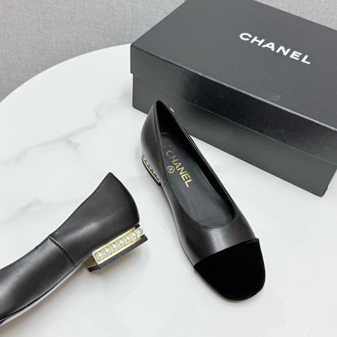 CC BALLET FLATS 25S IN BLACK LAMBSKIN AND SUEDE WITH PEARL HEEL