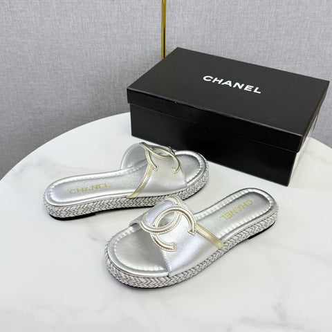 CHANEL 26S PLATFORM SLIDES IN SILVER LAMBSKIN WITH CC LOGO