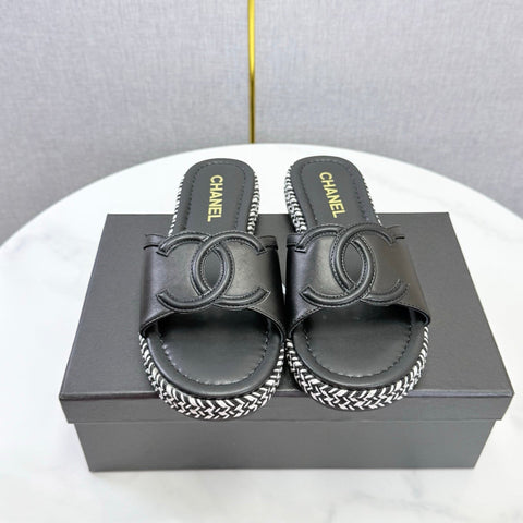 CHANEL 26S PLATFORM SLIDES IN BLACK LAMBSKIN WITH CC LOGO