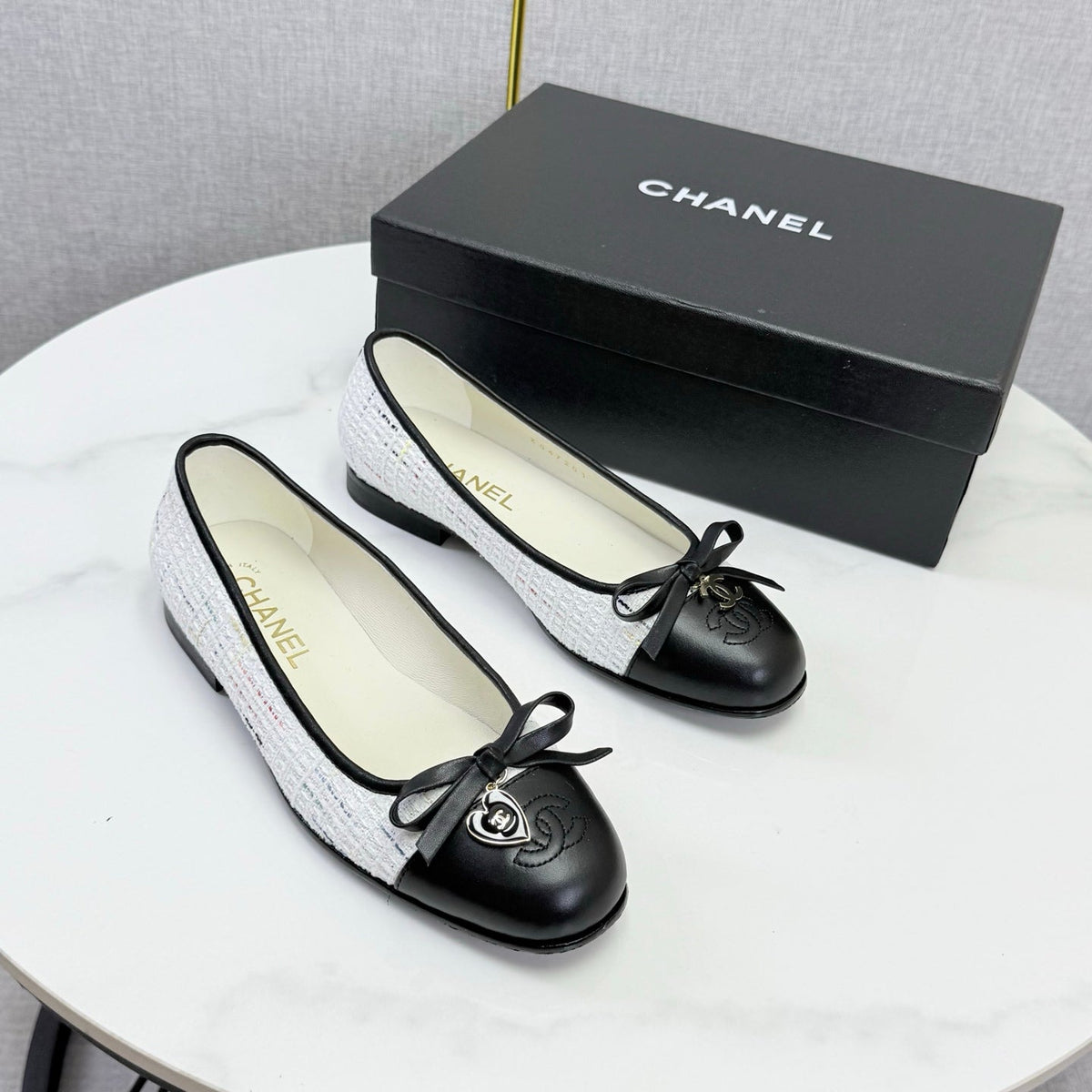 CHANEL 26S BALLET FLATS IN WHITE TWEED AND BLACK LAMBSKIN