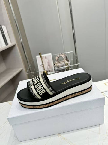 CD DWAY PLATFORM SLIDE IN BLACK AND WHITE COTTON EMBOSSED LOGO