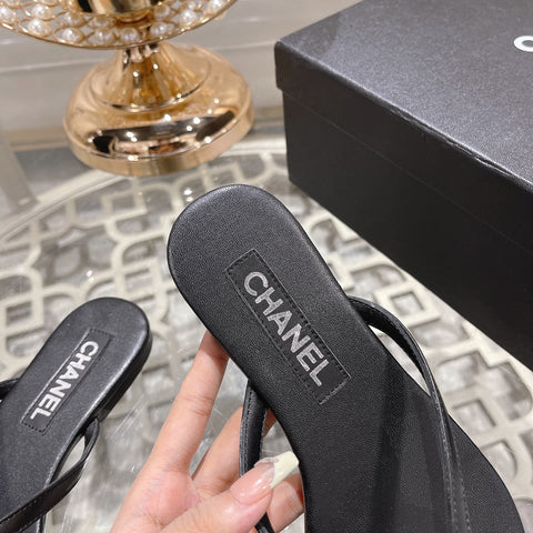 Double CC Flip Flop Thongs Black Sheepskin