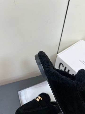 LOAFERS MULE IN BLACK SUEDE AND FLEECE LINING