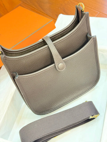 HM 26S EVELYNE BAG 23MM IN DARK BROWN GRAINED CALFSKIN