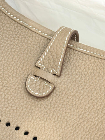 HM 26S EVELYNE BAG 23MM IN LIGHT BROWN GRAINED CALFSKIN