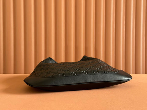 MEDIUM B SHOULDER BAG IN BLACK CALFSKIN GOLD HARDWARE
