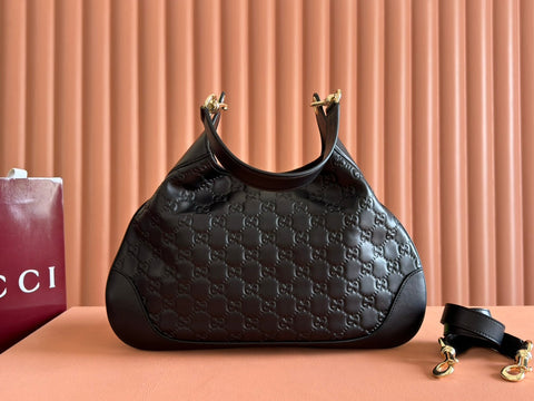 MEDIUM B SHOULDER BAG IN BLACK CALFSKIN GOLD HARDWARE