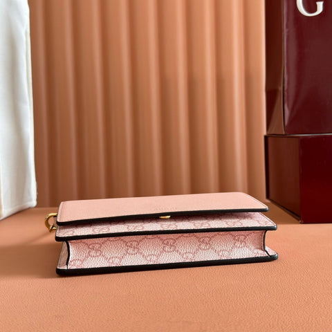EMBLEM WALLET ON CHAIN 20 IN LIGHT PINK SMOOTH CALFSKIN