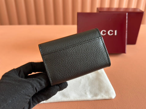 SOFTBIT CARD CASE 10.5 IN BLACK GRAINY CALFSKIN GOLD HARDWARE