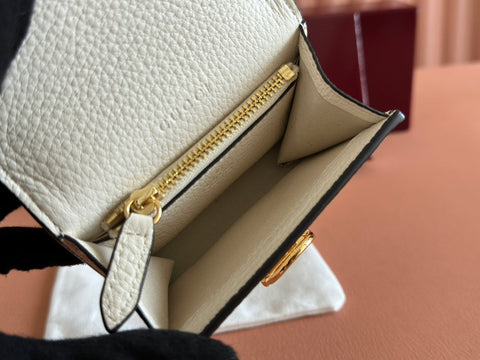 SOFTBIT CARD CASE 10.5 IN WHITE GRAINY CALFSKIN GOLD HARDWARE