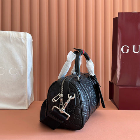GUCCI 26S EMBLEM DUFFLE BAG 25 IN BLACK EMBOSSED CALFSKIN