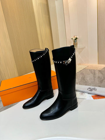HM 25S KNEE-HIGH FLAT BOOTS IN BLACK LAMBSKIN WITH SILVER HARDWARE