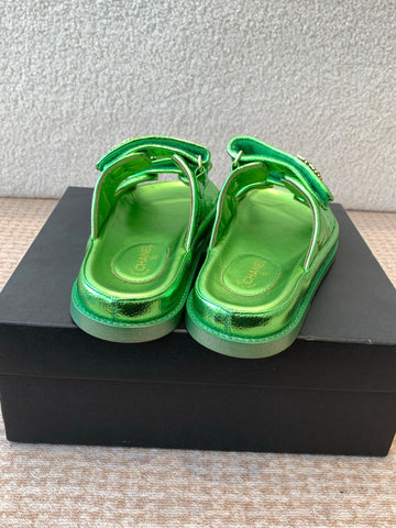 DAD SANDAL IN EMERALD GREEN SHEEPSKIN MULE