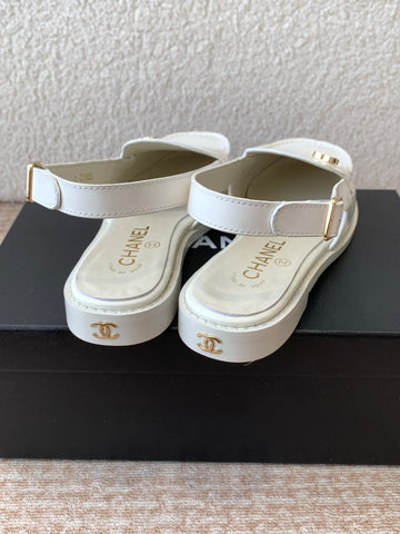 CC MOCCASIN SLINGBACK IN WHITE PATENT CALFSKIN