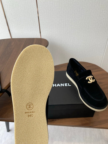 CC LOAFERS IN BLACK SUEDE GOLD HARDWARE