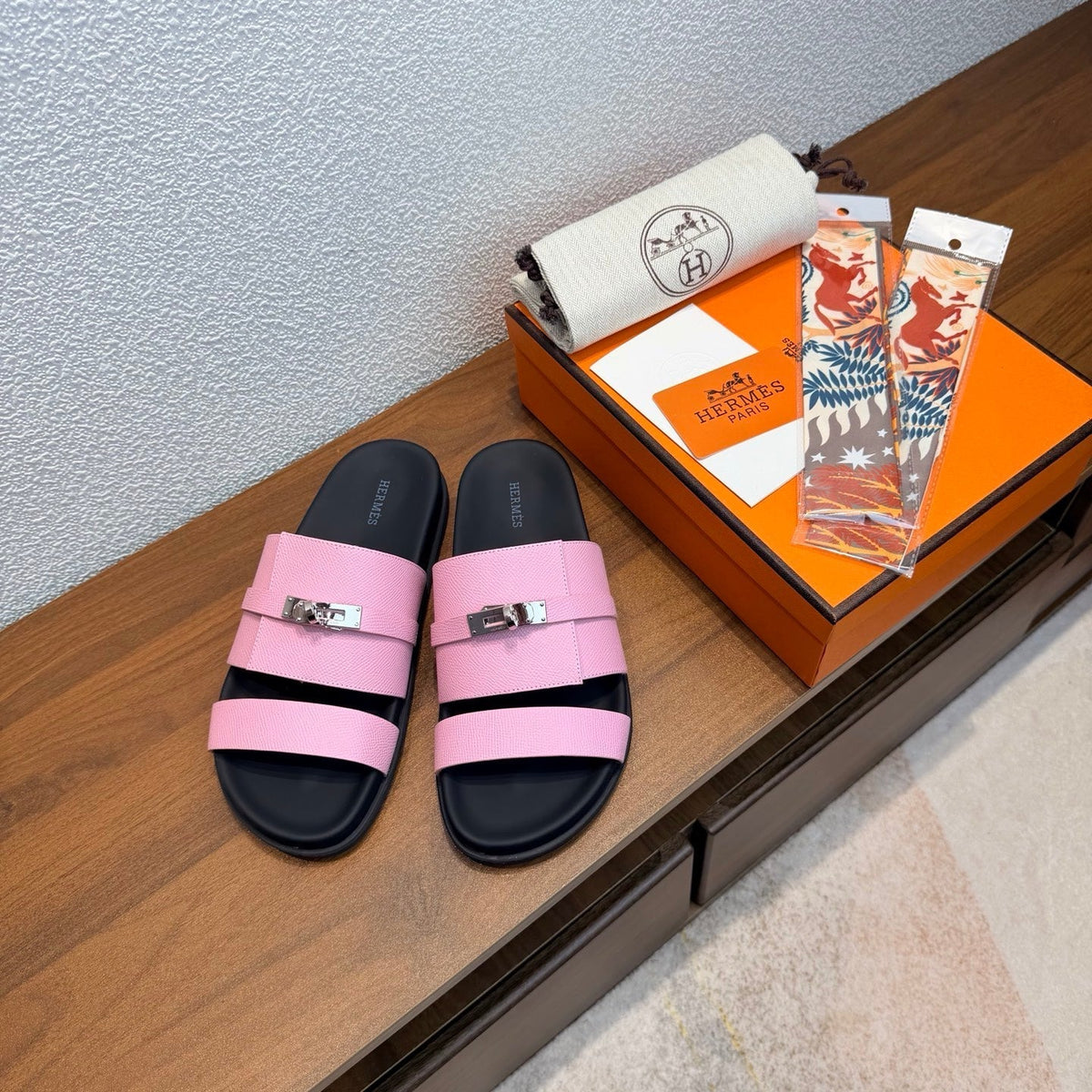 HM 26S KELLY BUCKLE DOUBLE STRAP SANDALS IN PINK CALFSKIN