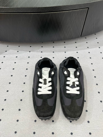 TRAIL SNEAKER IN BLACK SUEDE