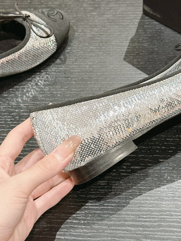 BALLET FLATS IN SILVER GLITTERED TULLE AND BLACK SATIN