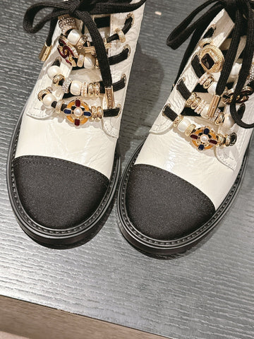OXFORD SHORT BOOTS WHITE MIX BLACK SHEEPSKIN