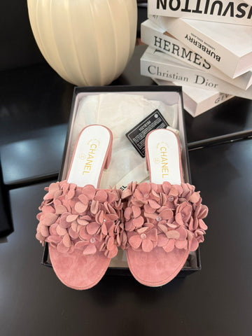 MID HEEL 45 MM MULE IN PEACH PINK SUEDE