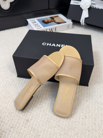 FLAT SLIDE IN FLAX YELLOW MESH AND SUEDE