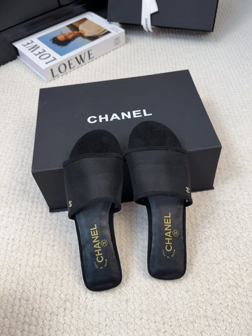 FLAT SLIDE IN BLACK MESH AND SUEDE