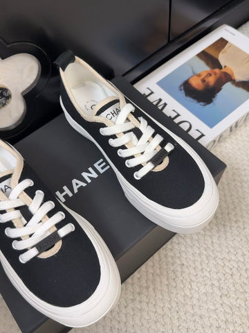 TRAINERS SHOES IN BLACK FABRIC