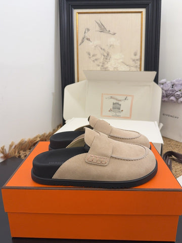 HM 25S MULE IN BEIGE SUEDE