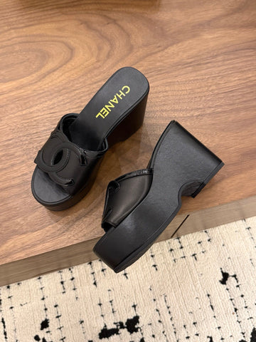 CHANEL 26S WEDGE SANDALS 95 MM IN BLACK CALFSKIN STYLE 1