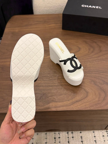 CHANEL 26S WEDGE SANDALS 95 MM IN WHITE CALFSKIN